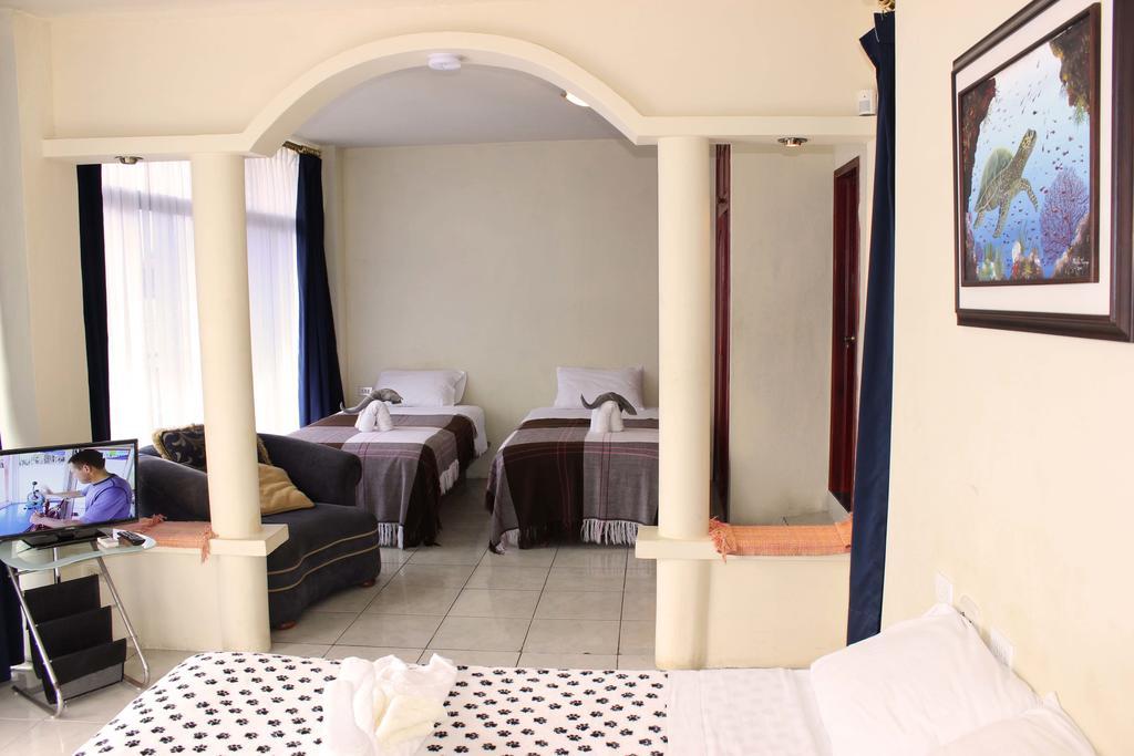 Planet House Hotel Puerto Ayora  Cameră foto