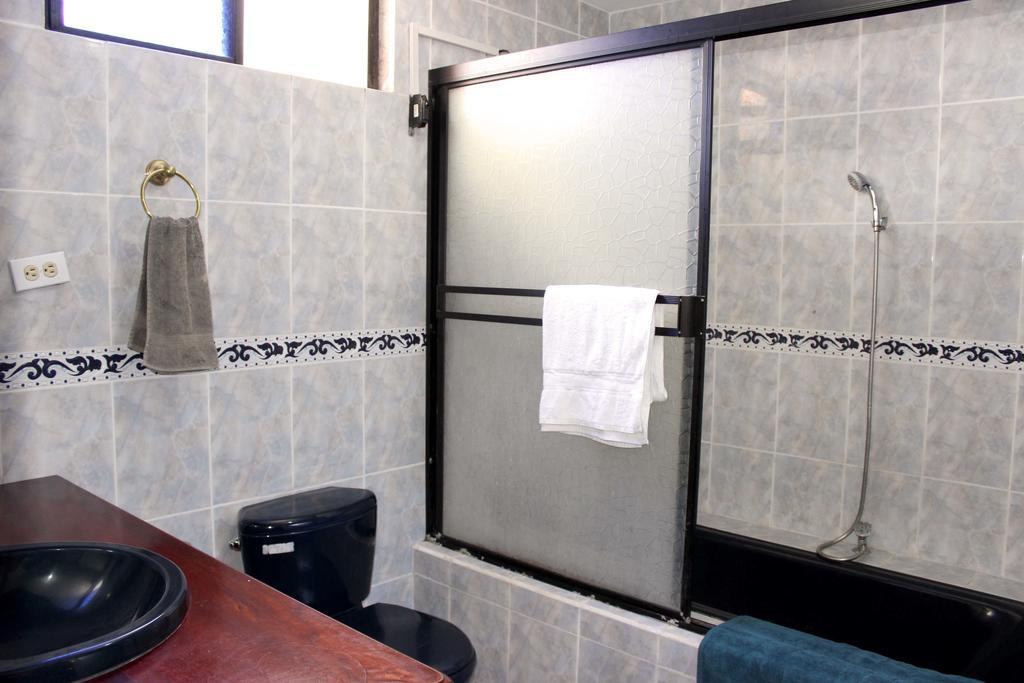 Planet House Hotel Puerto Ayora  Cameră foto